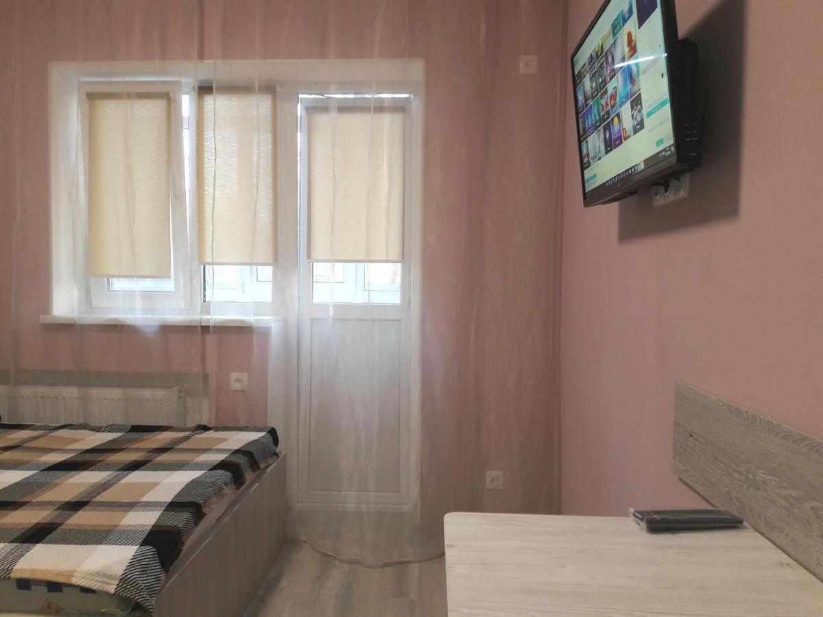 Apartments Near Metalist Stadium Kharkiv Bagian luar foto