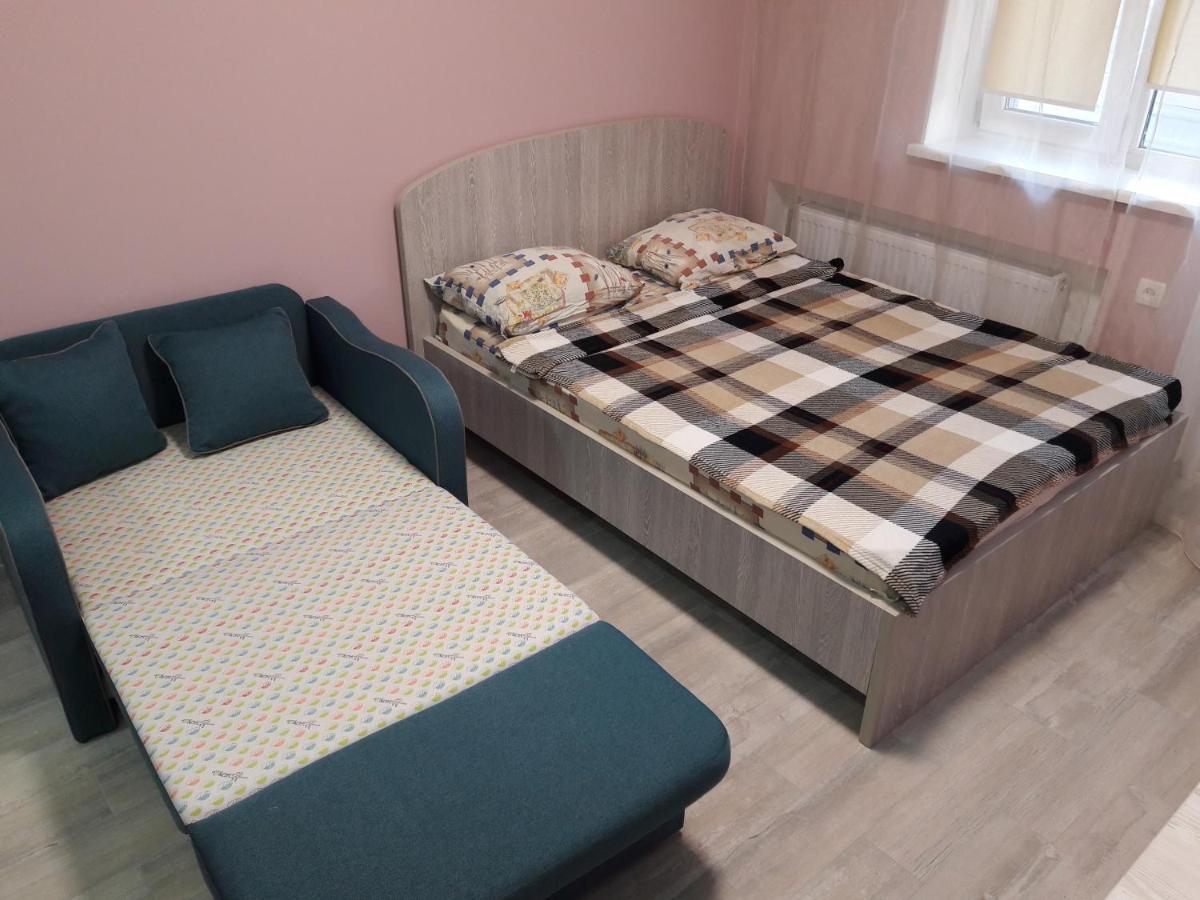 Apartments Near Metalist Stadium Kharkiv Bagian luar foto